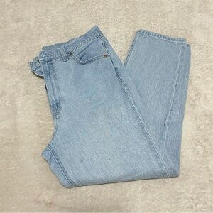 Gap women’s light wash mom jeans high rise size 31 / size 12